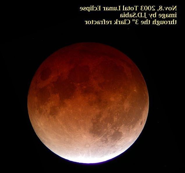 Photo of a red colored moon links to 小行星计划